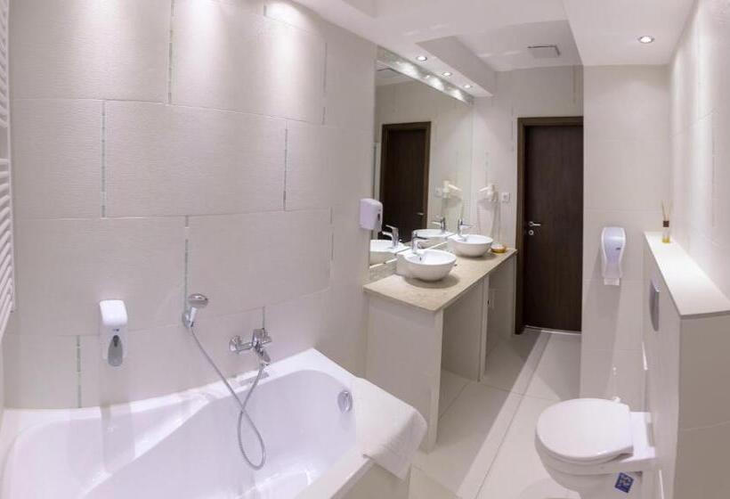 수피리어 스위트, Bástya Konferencia és Wellness