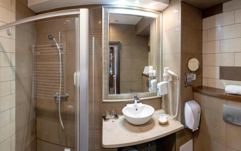 수피리어 룸, Bástya Konferencia és Wellness