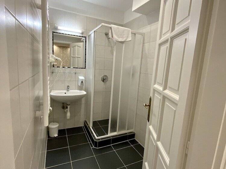 스위트, Bástya Konferencia és Wellness