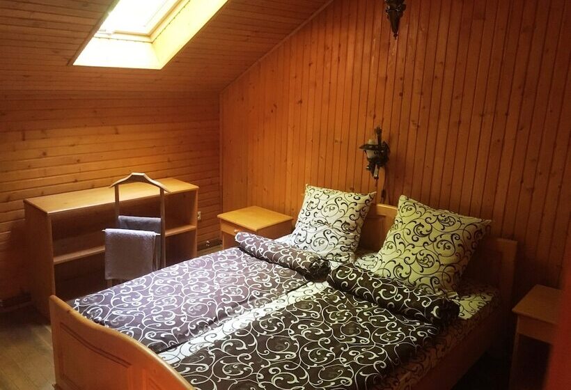 בונגלו משפחתי, Dubky