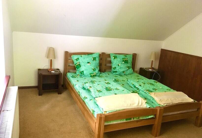 חדר משפחתי, Dubky