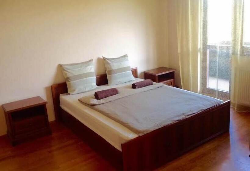 חדר משפחתי, Dubky