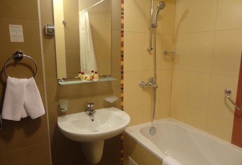 חדר סטנדרט, Favorit