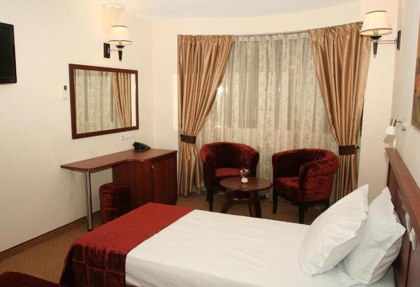 חדר סטנדרט, Favorit