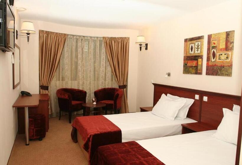 חדר סטנדרט, Favorit