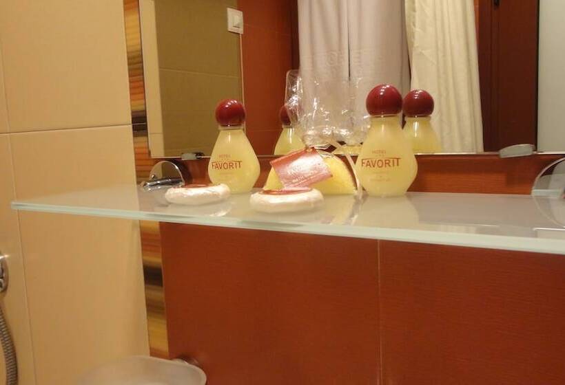 חדר סטנדרט, Favorit