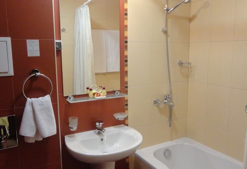 חדר סטנדרט, Favorit