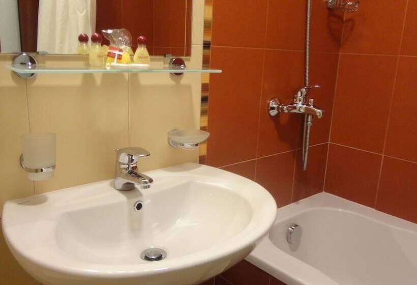 חדר סטנדרט, Favorit