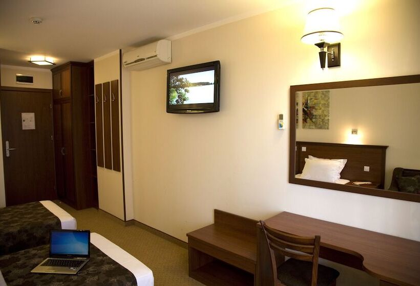 חדר סטנדרט, Favorit