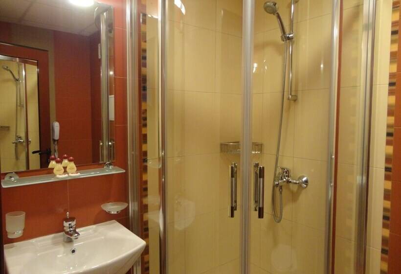 חדר סטנדרט, Favorit