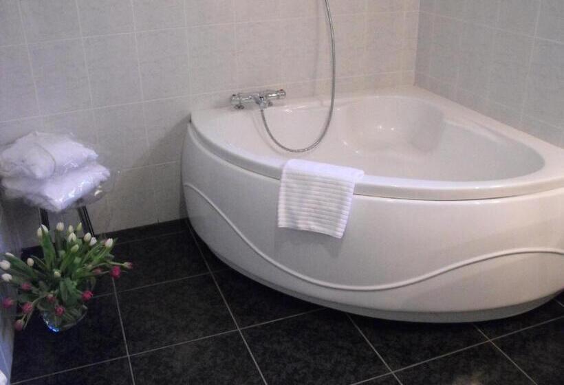 غرفة برستيج, L Orée Des Chênes, The Originals Relais