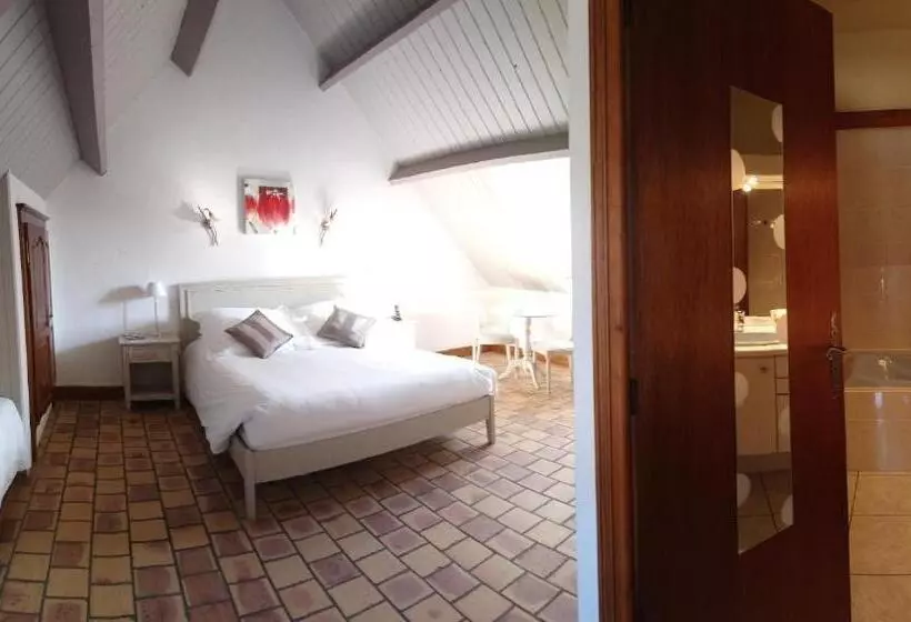 スーペリアトリプルルーム, L Orée Des Chênes, The Originals Relais