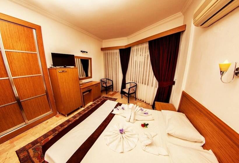 غرفة قياسية ثلاثية, Panorama Plaza