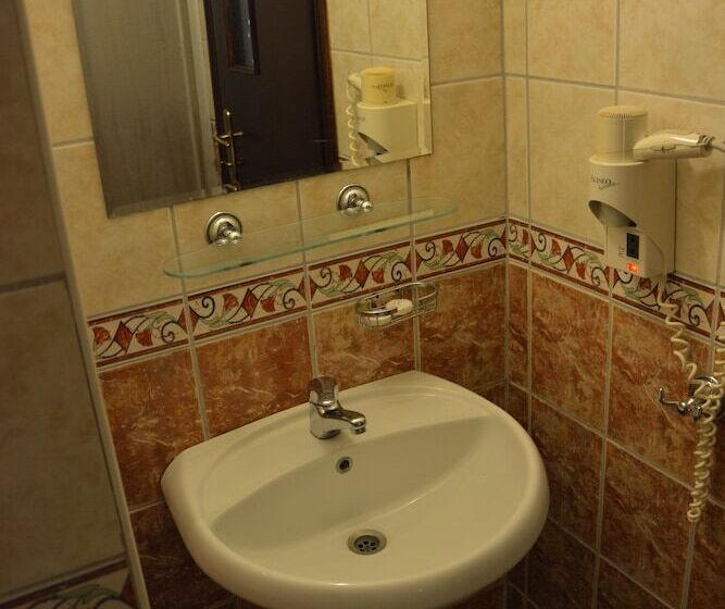 家庭套房, Yavuzhan