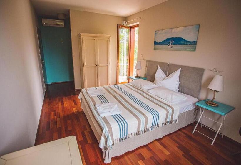 스탠다드 발코니 룸, Hullám Villa B&b