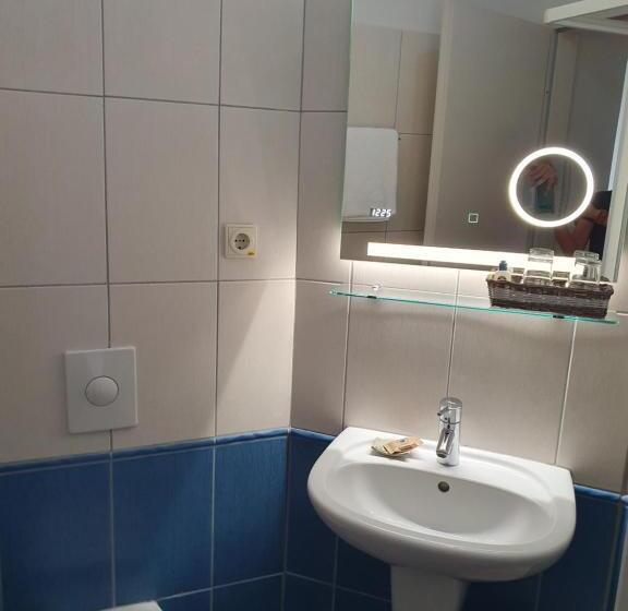 标准间带阳台, Hullám Villa B&b