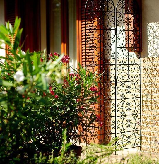 테라스가 있는 2 베드룸 아파트, Hullám Villa B&b
