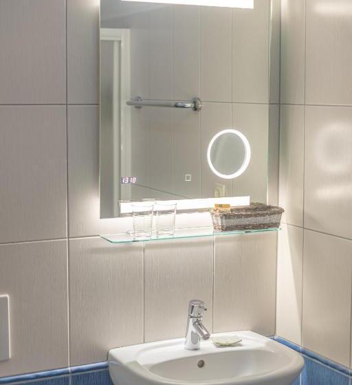 基本间, Hullám Villa B&b