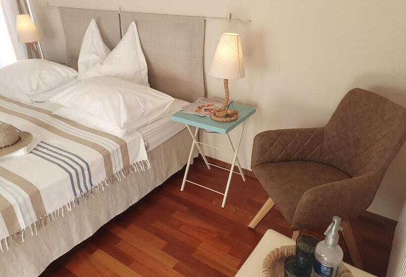 Номер Стандарт с Балконом, Hullám Villa B&b