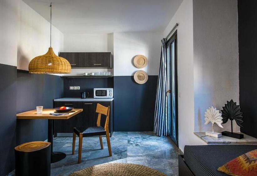 جناح سوبيريور, Indigo Inn