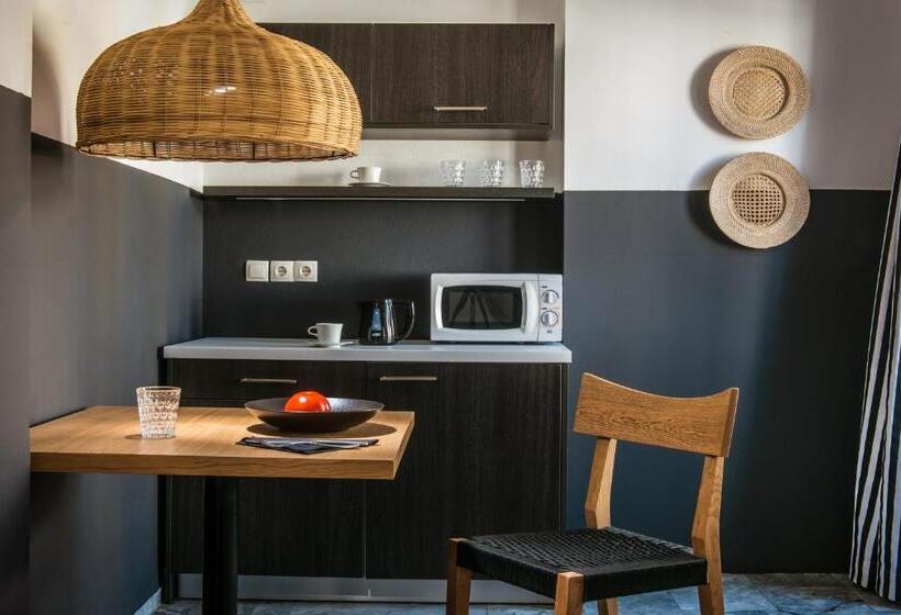 جناح سوبيريور, Indigo Inn