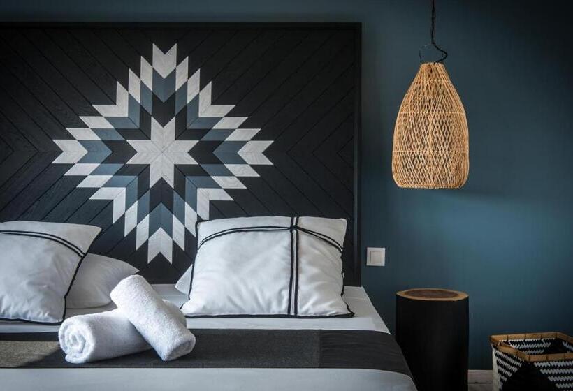 جناح سوبيريور, Indigo Inn