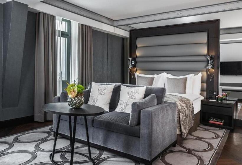 غرفة تنفيذية, Royal Savoy Hotel & Spa