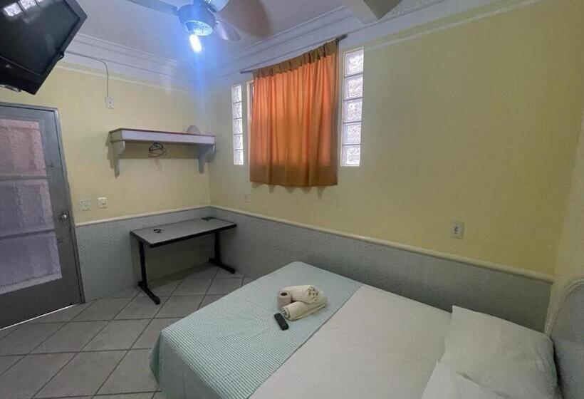 اتاق لوکس, Independência