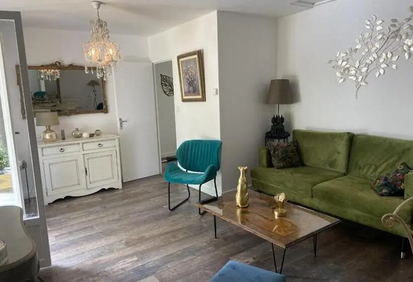３ベッドルームハウス, Manoir De Chantemerle
