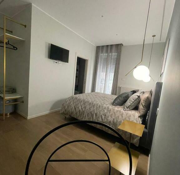 חדר דחוקס עם מיטת קינג, Lalù B&b