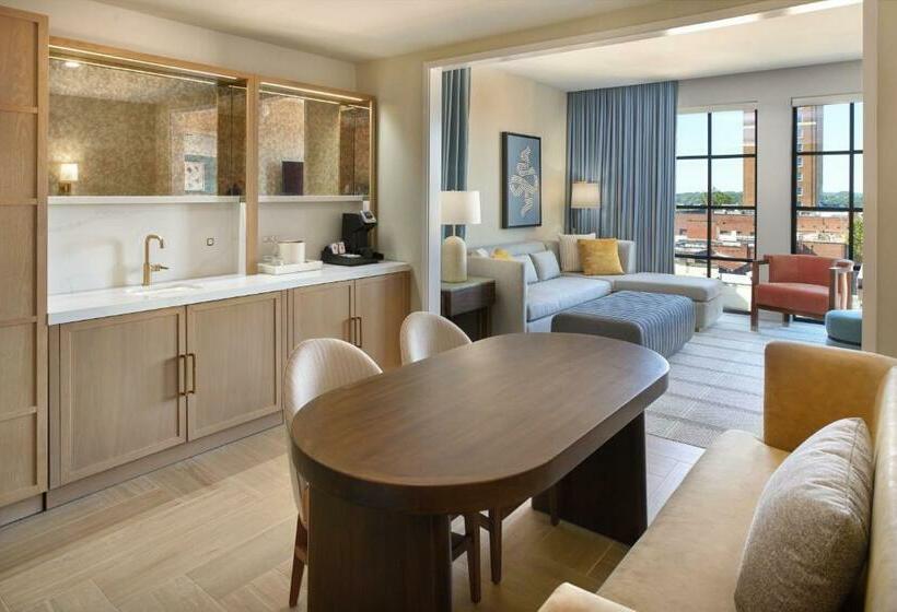 シティビュースイート, The Alamite, Tuscaloosa, A Tribute Portfolio