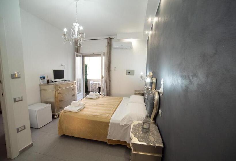 オーシャンビュースタンダードルームバルコニー付き, Residenza Luce Sul Mare