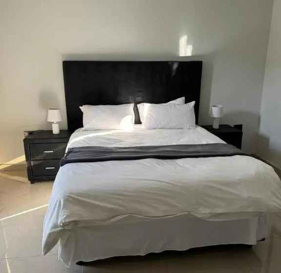 デラックススイート, Rcb Guesthouse