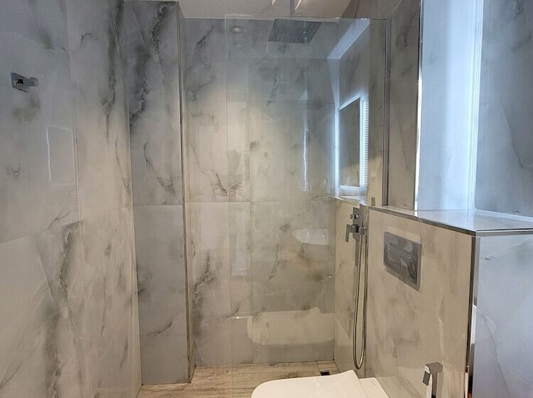 オーシャンビューのデラックストリプルルーム, Siars