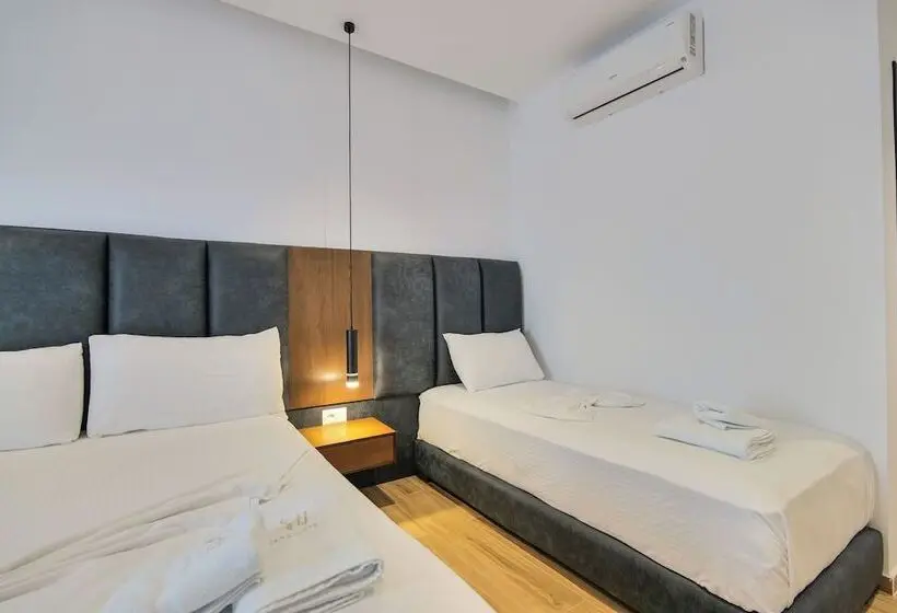 Deluxe Kolmen Hengen Huone, Siars