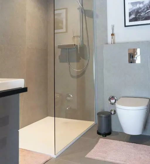 3 Bedroom Apartment, Going Living