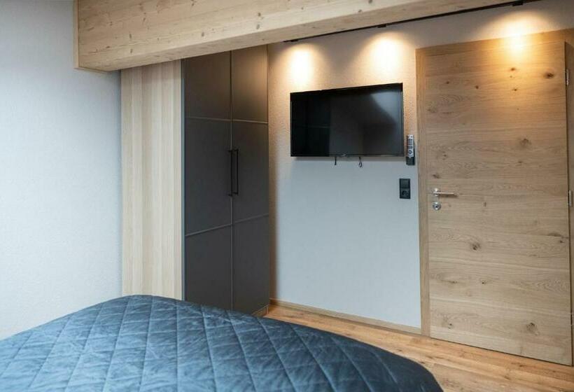 Апартаменты 3 Спальни, Going Living