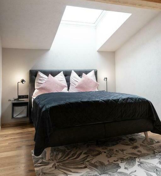 Апартаменты 3 Спальни, Going Living