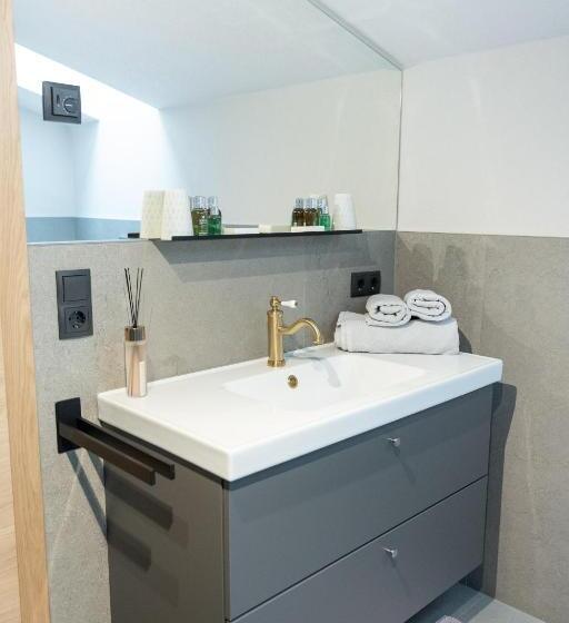 Апартаменты 3 Спальни, Going Living