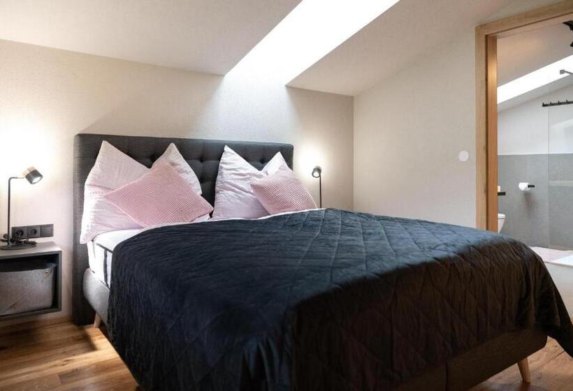 Апартаменты 3 Спальни, Going Living