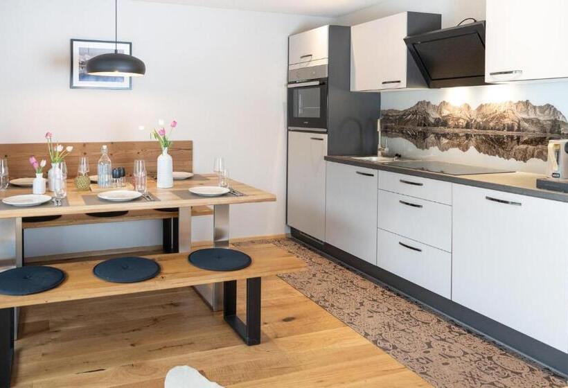 Апартаменты 3 Спальни, Going Living