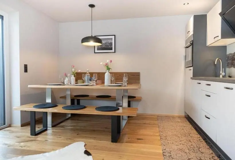 3 Bedroom Apartment, Going Living