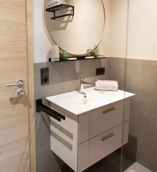 1 Bedroom Superior Apartment, Going Living