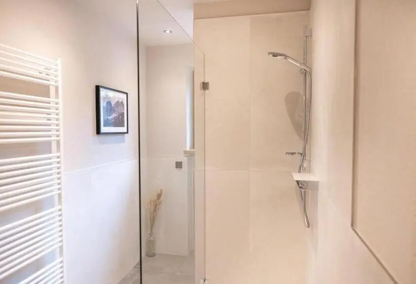 1 Bedroom Apartment with Views, Going Living