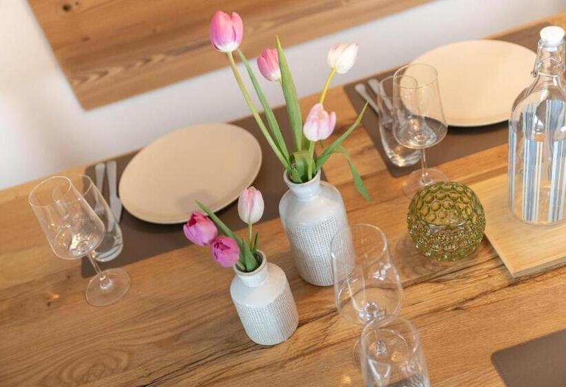 Апартаменты 3 Спальни, Going Living