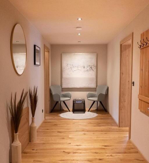 Апартаменты 3 Спальни, Going Living