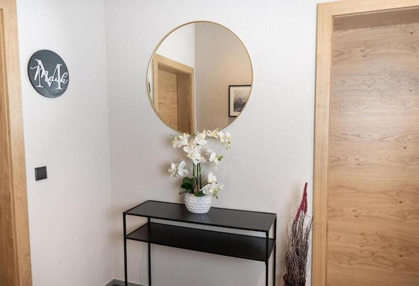 Апартаменты 1 Спальня с Видом, Going Living