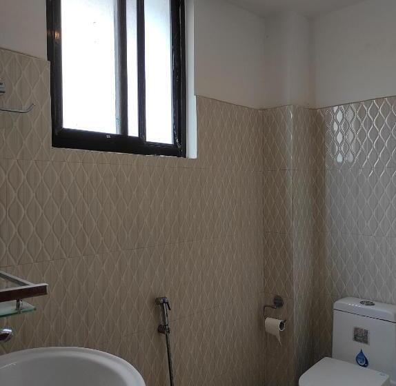 اتاق استاندارد, Awale House