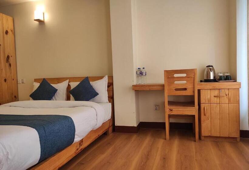 اتاق استاندارد, Awale House