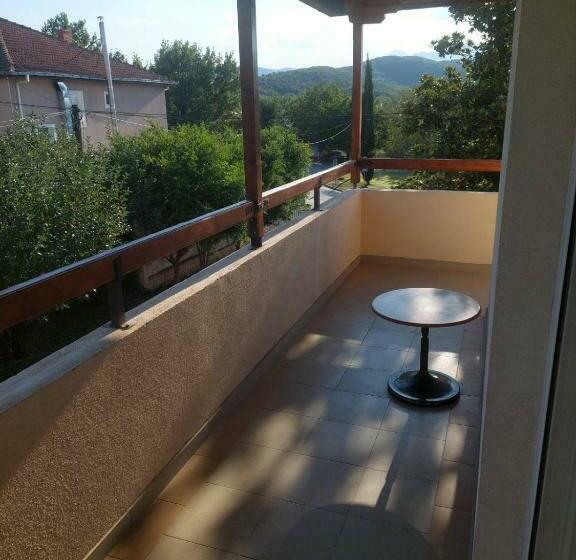 اتاق استاندارد چهار تخته, Shale Apartments And Rooms